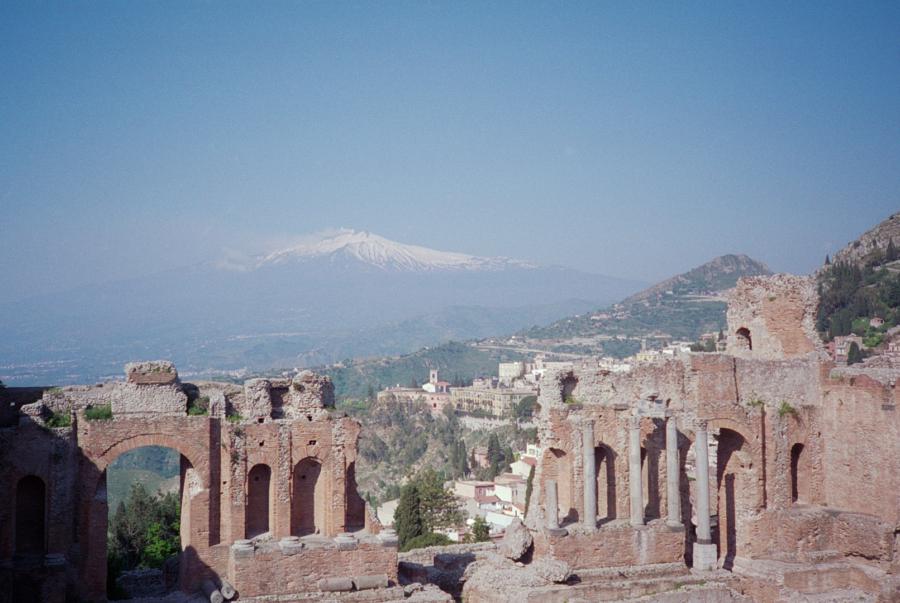 Blick zum Ätna von Castelmola, Sizilien, Italien 1994