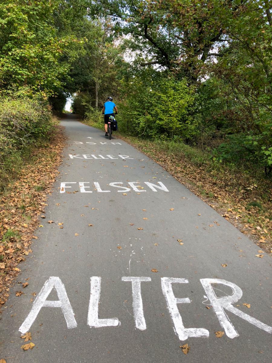 Alter Felsen Keller - Guerilla Marketing für Radler