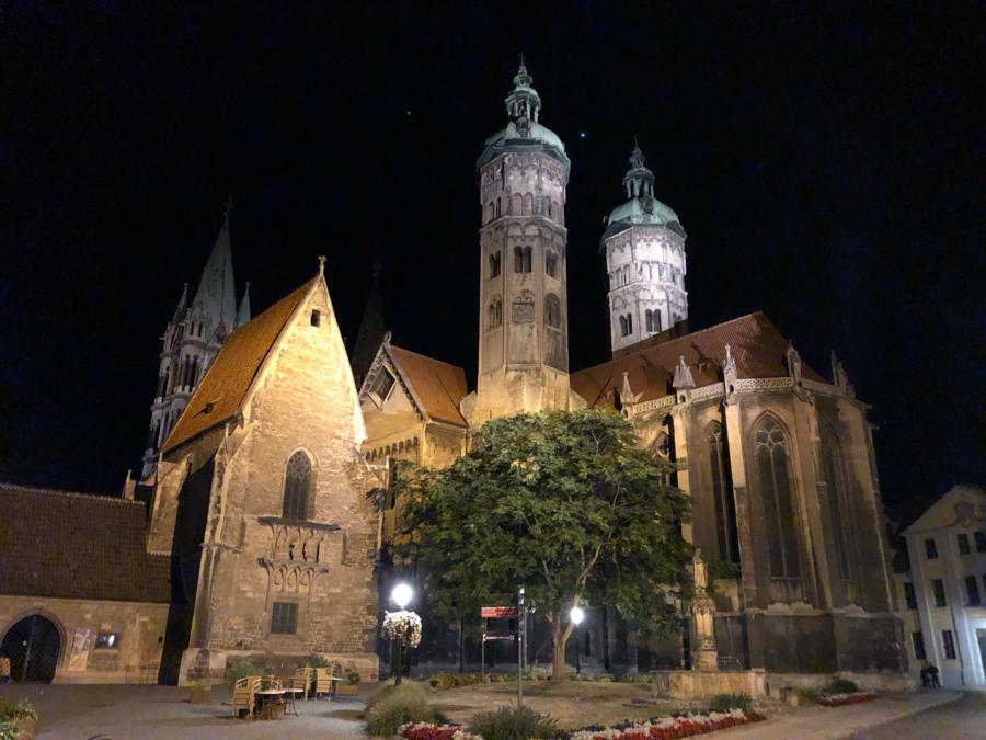 Der Naumburger Dom bei Nacht