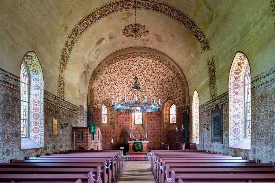 Kirche Kröben - Innenraum, Blick auf Altar