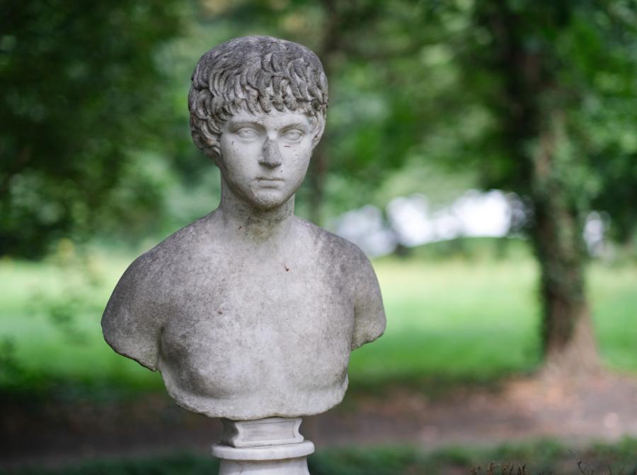 Statue im Sudermann Park Blankensee