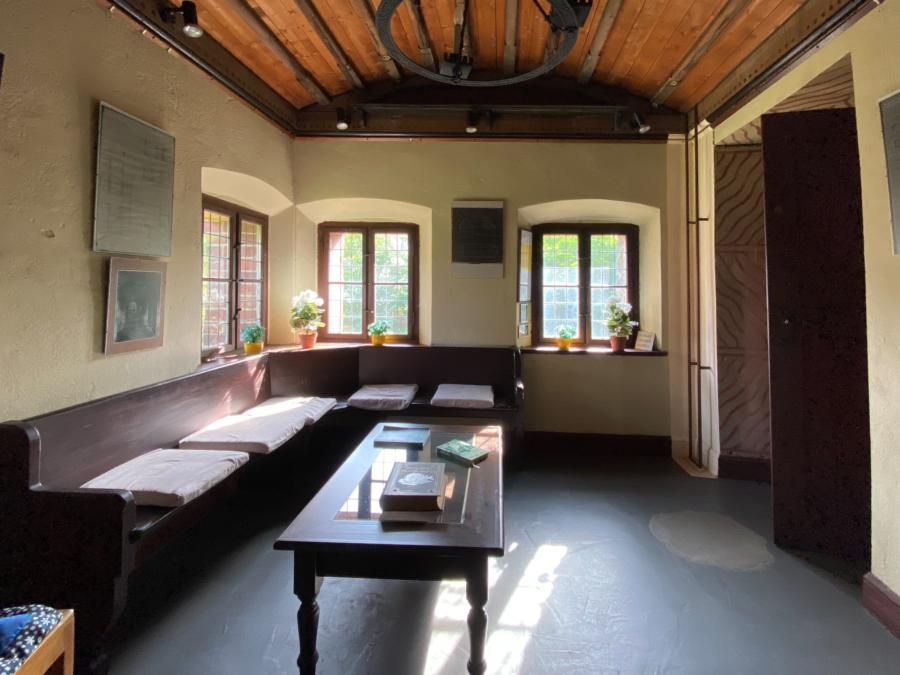 Nebenraum/Sakristei für das Kirchenbuch in der Kirche Gröben