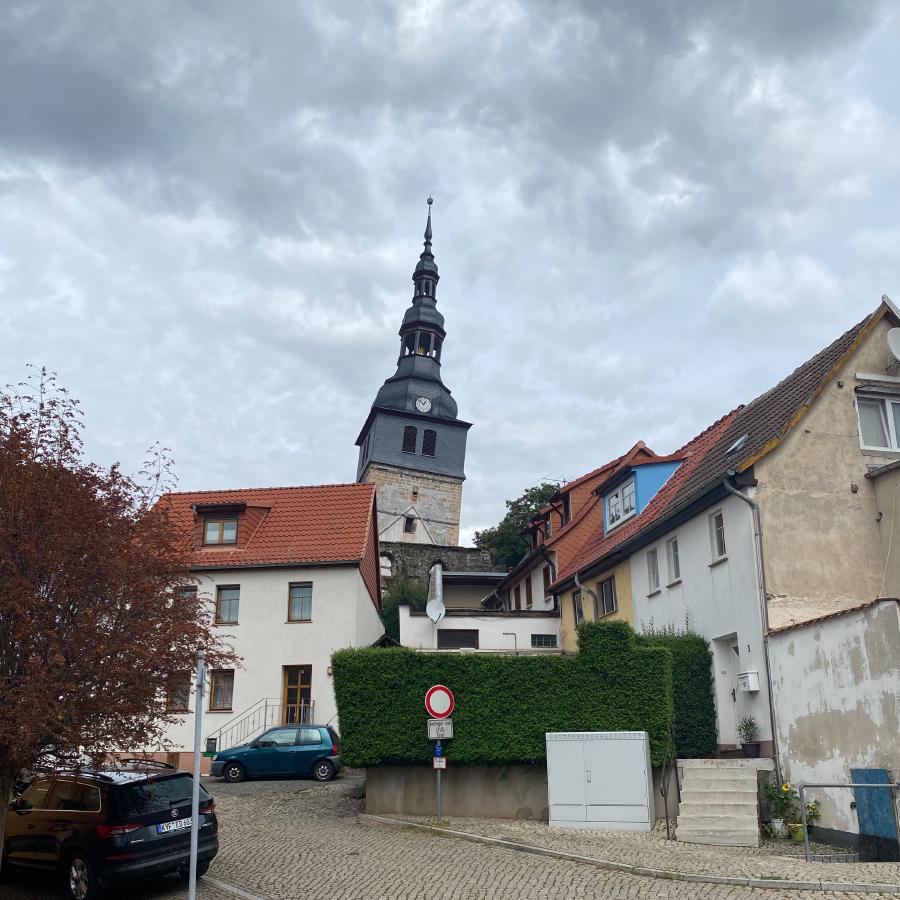 Der schiefe Kirchturm in Bad Frankenhausen