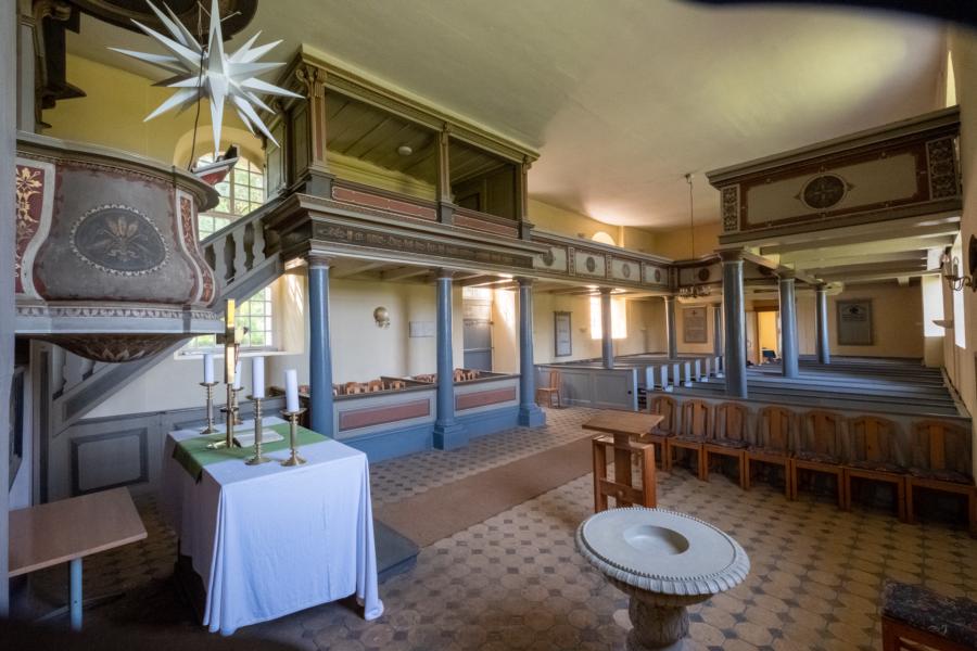 Blick ins Kirchenschiff, Dorfkirche Schwante