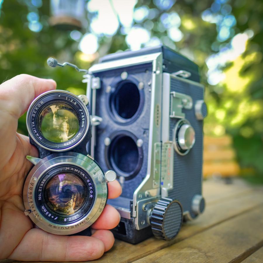 Wechseln der Objektivplatine der Mamiya C3