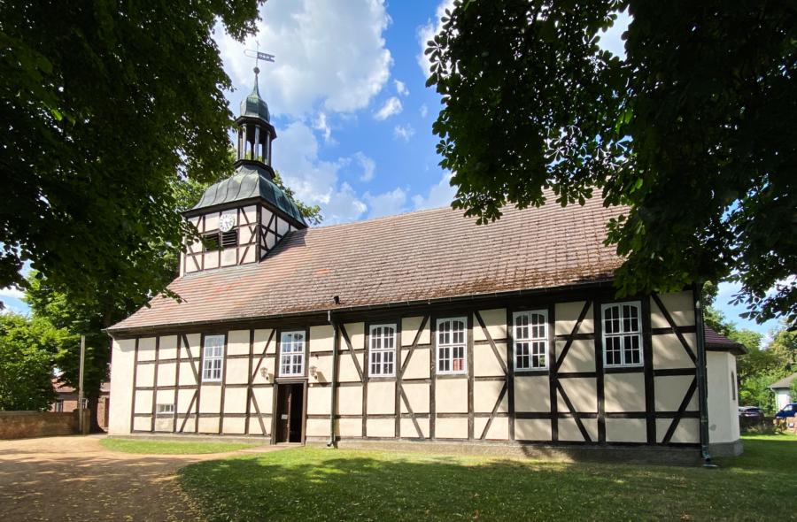 Außenansicht Kirche von Milow