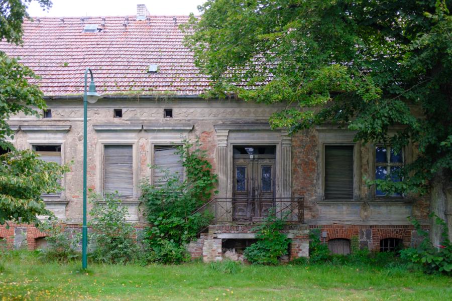 Alte Häuser in Großmutz, im Dornröschenschlaf