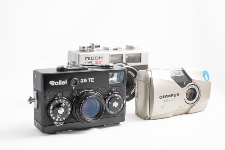 Kompakte, hochwertige Kleinbildkameras: Rollei 35, Olympus Mju 2, Ricoh ZF