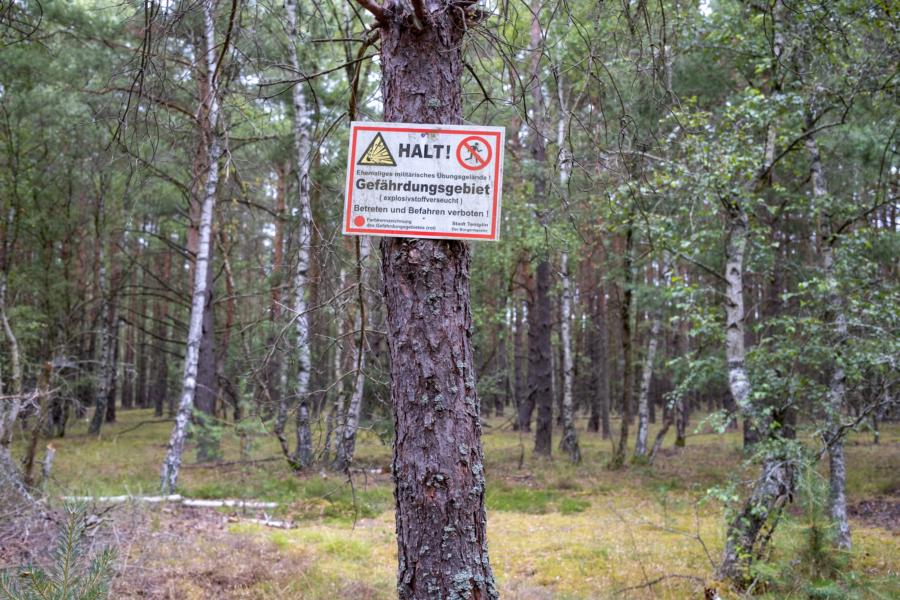 Hinweisschilder Gefährdungsgebiet - Kleine Schorfheide