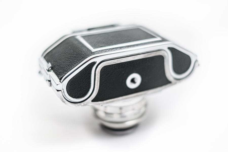 Schönes Chrom, schöne Form: Die Unterseite der Exa 0 Ihagee