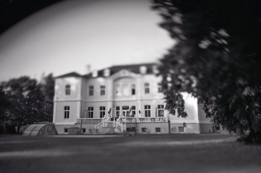 Linhof 6x9, 90mm, verlagerte Schärfebene, Schloss Schmuggerow