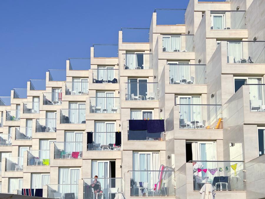 Praktische stapelbare Frischhalteboxen für Urlauber, Cala sant Vicenç