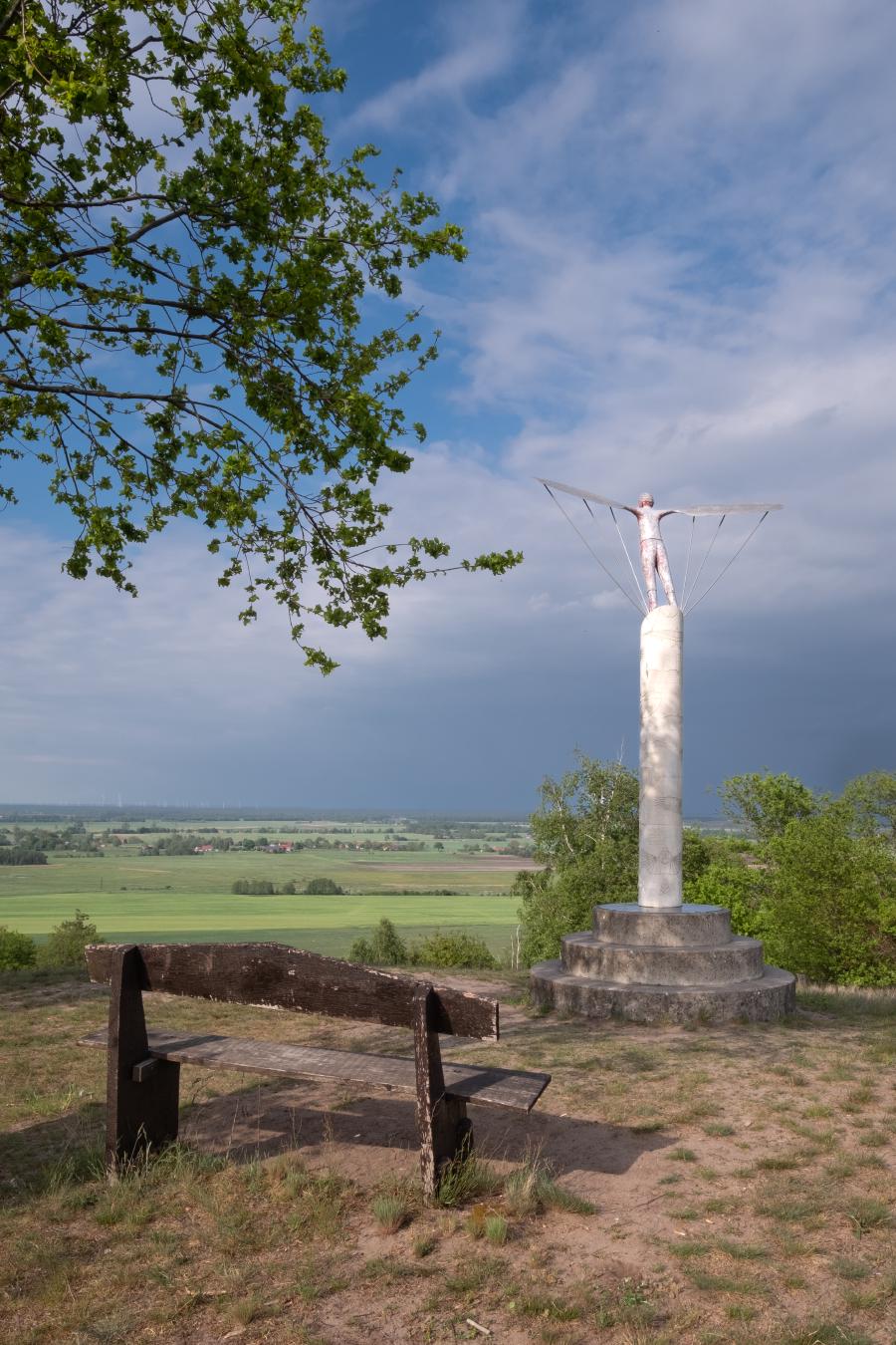 Lilienthaldenkmal auf dem Gollenberg - Blick nach Norden is das flache Rhinluch