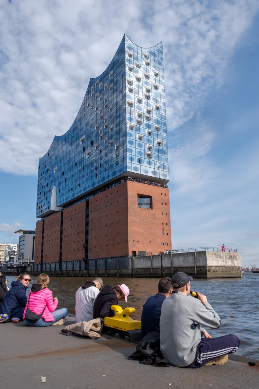 Elbphilharmonie, vom Sandtorhöft aus gesehen
