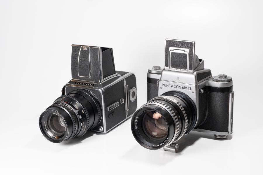 Hasselblad (links), Pentacon Six (rechts) mit 120mm Portraitobjektiv