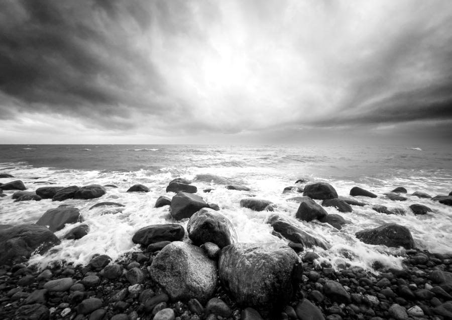 Stürmische Ostsee am Strand von Hiddensee