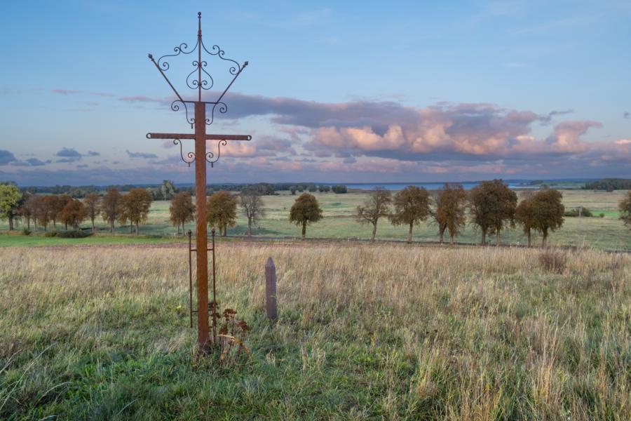 Gipfelkreuz auf dem Jungfernberg, Höhenluft auf 18 Metern