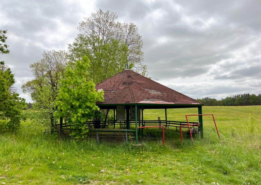 Rastplatz und Infopunkt zum ehemaligen Dorf Ruhn