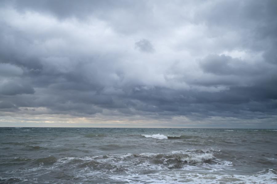 Himmel und See, Wolken und Wellen. Ostsee.