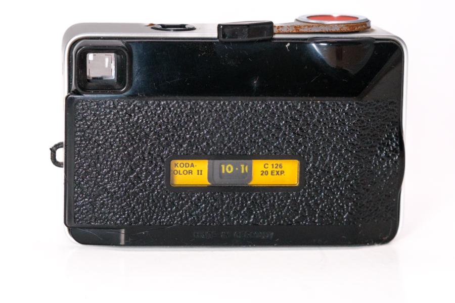 Kamerarückseite Agfamatic Sensor mit eingelegtem 126er-Film