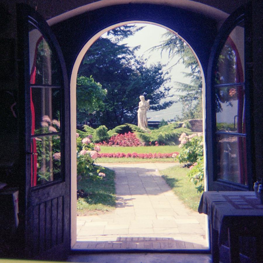 Blick auf die Terrasse des Schloss Labers