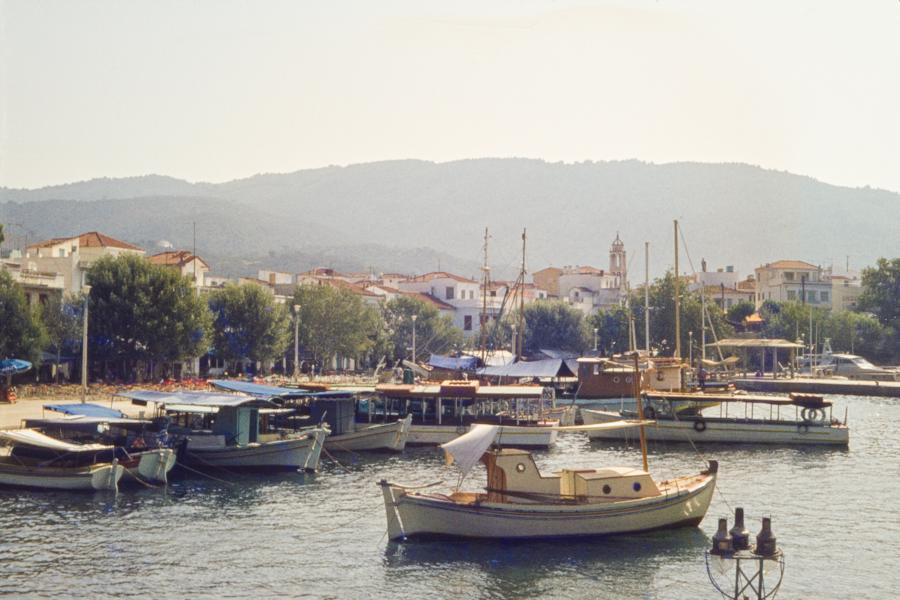 Der Hafen von Skiathos, 1977. Minolta SLR
