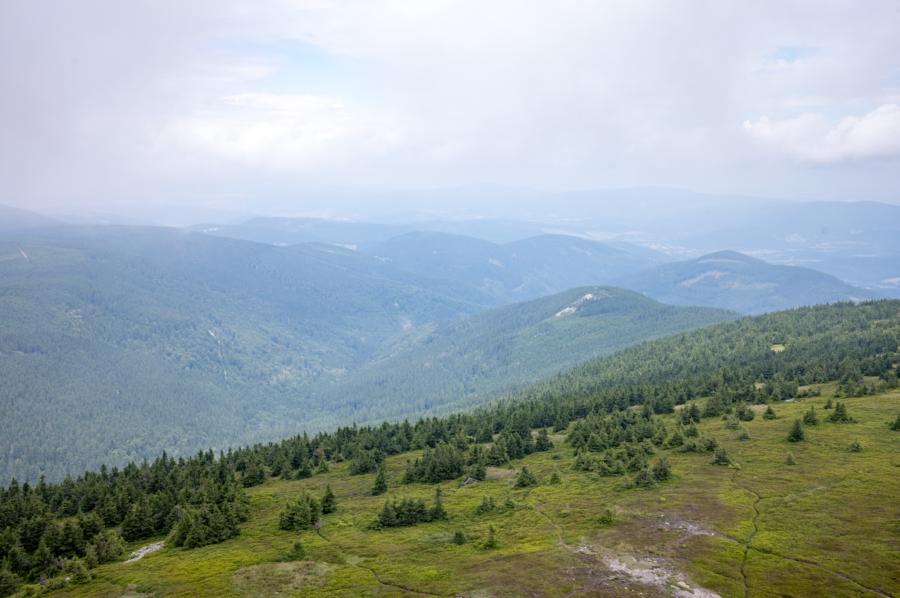 Nicht enden wollende Berge und Täler