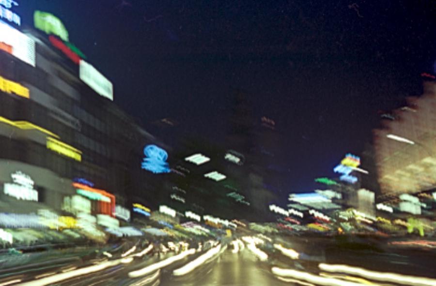 Der trubelige Ku'damm. Ein Stativ hatte ich noch nicht.